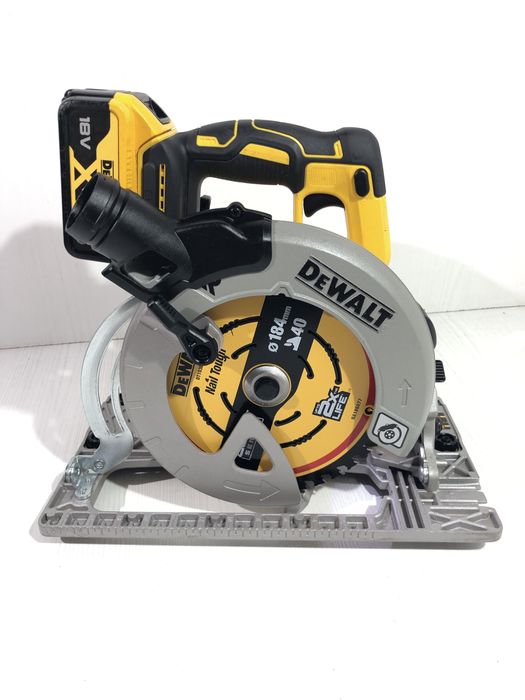 Circular Dewalt DCS 572