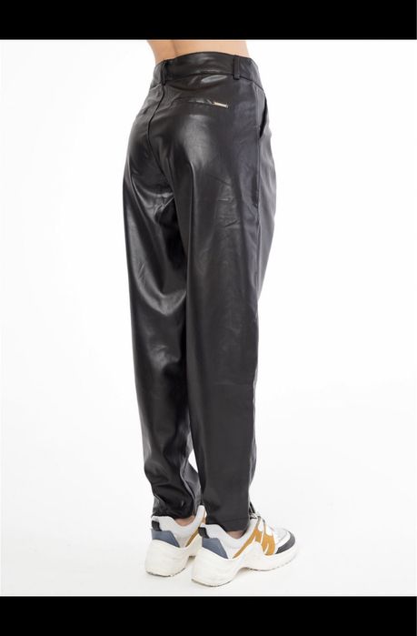 Новые. Стильные кожаные брюки. Турция.