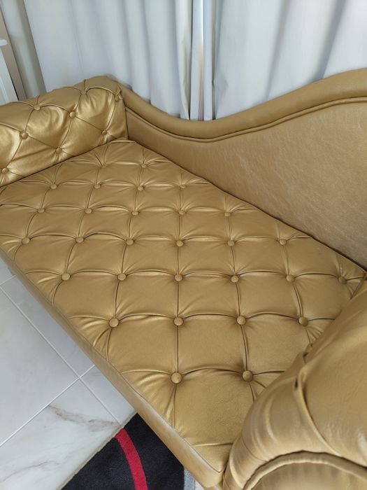 Ретро табуретка и диван