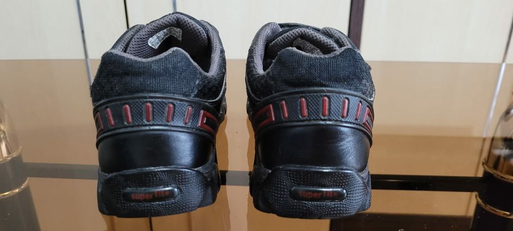Adidași Superfit
