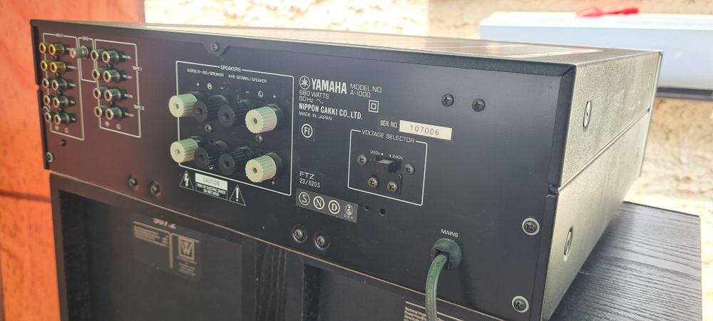 Усилвател Yamaha A-1000