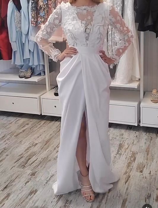 Vând rochii evenimente, atmosphere