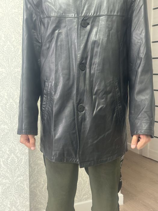 Продаю осеннюю кожанную куртку, кожа мягкая