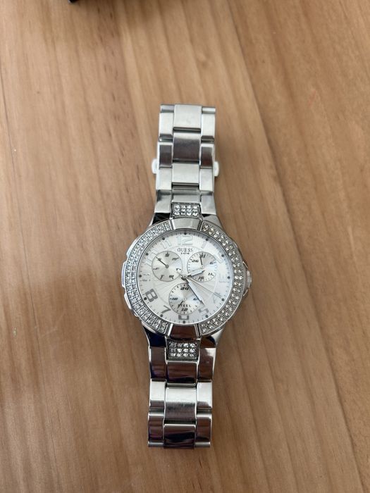 Ceas Guess cu cristale