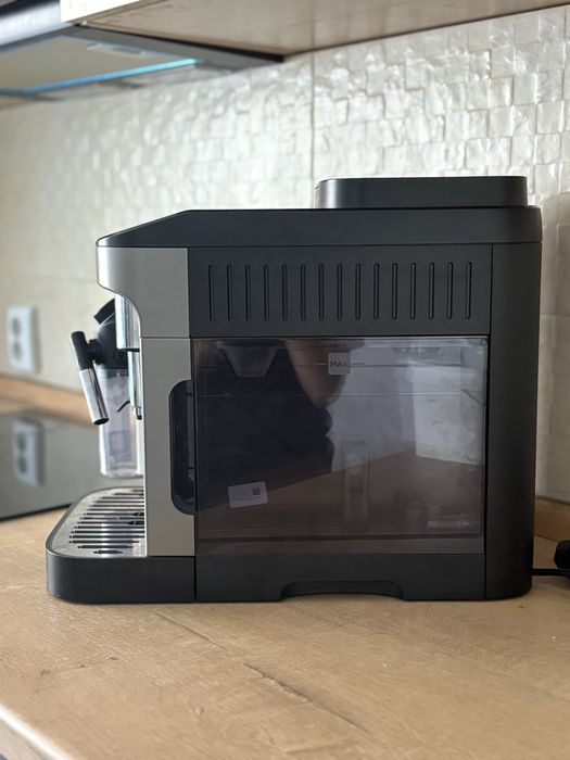 Кофемашина Delonghi Magnifica