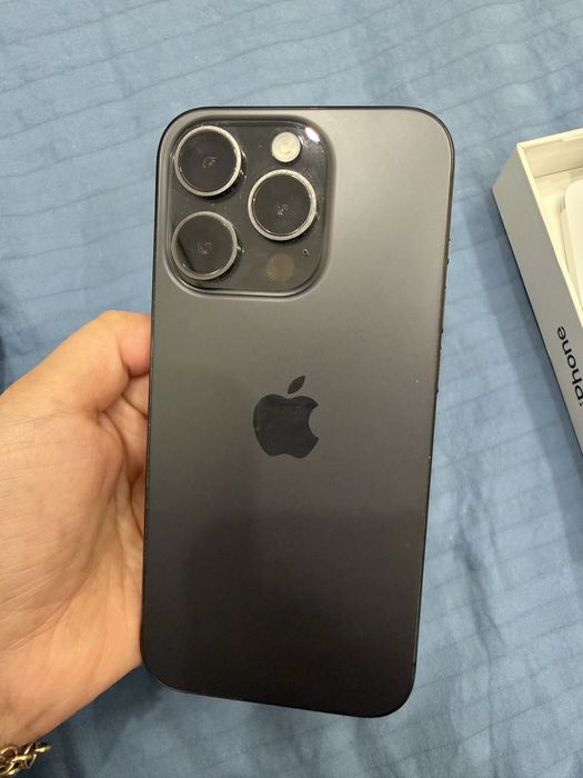 Продам Айфон 15 про 256gb
