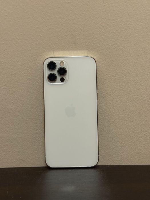 iPhone 12 Pro 256 gb + адаптер