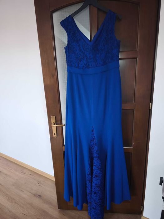 Rochie eleganta cu trenă