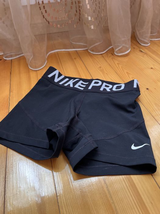 Nike Pro Shorts - S размер
