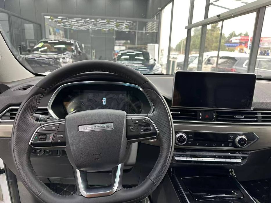 Jetour X70. 2000 bn cqarib beramiz