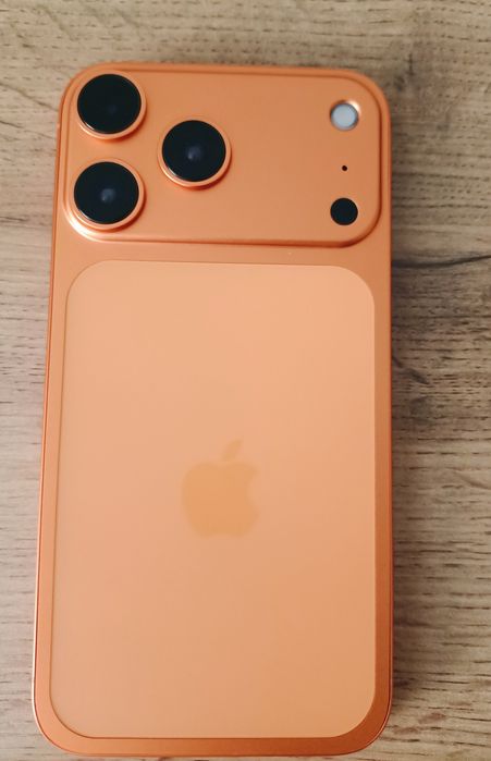 Продам Айфон ХР в корпусе 17 pro