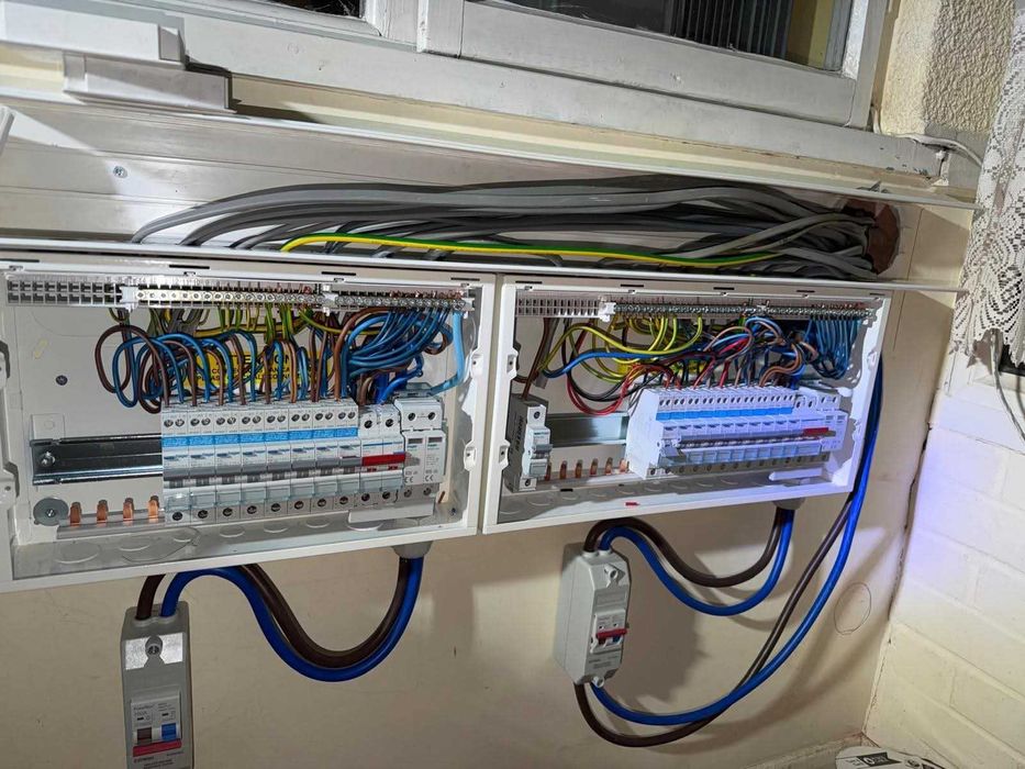 Electrician instalatii electrice si interventii
