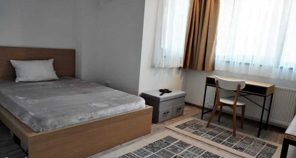 Дава се под наем Едностаен апартамент в Пловдив, Център - 29 кв.м за 137.7 € - Снимка #1