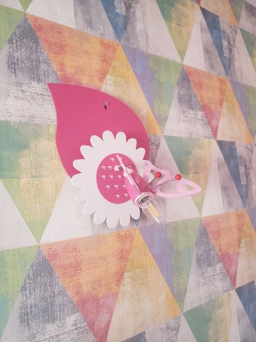 Aplica perete fluturas