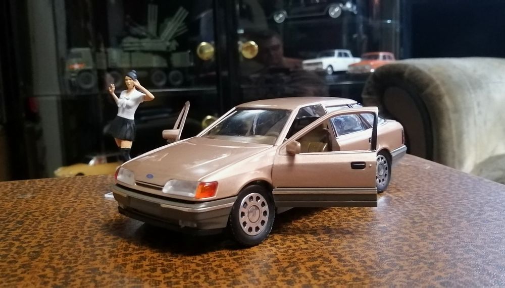 Модель ГАЗ 24-10 в 24ом масштабе...и др.