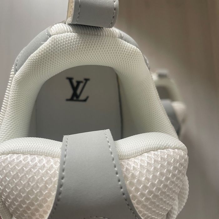 Louis Vuitton Skates Gri Mărimea 43