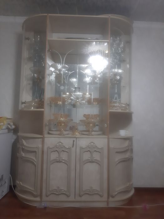 Сервант для гостинной.