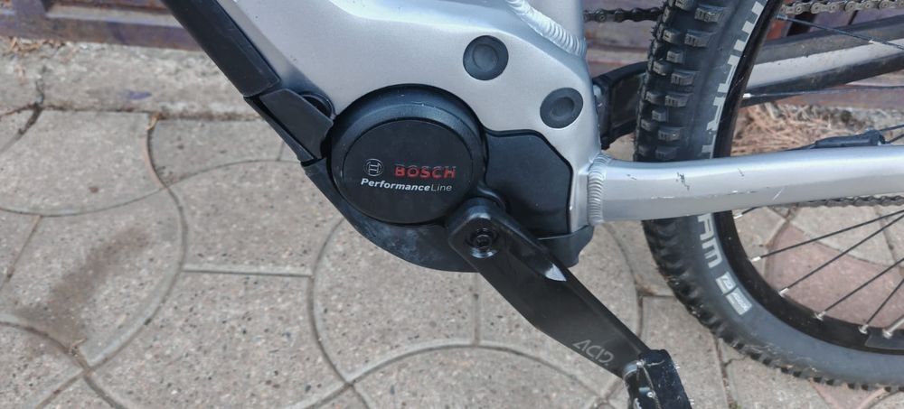 Bicicleta electrica Cube