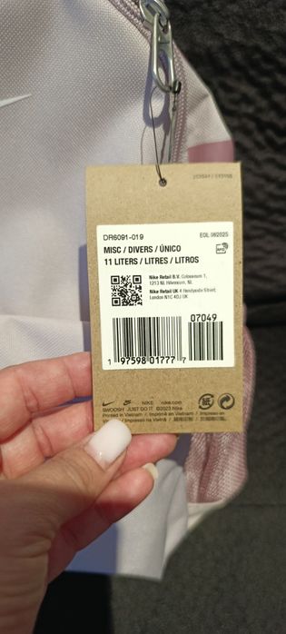 Дамска раница NIKE, чисто нова , с етикет