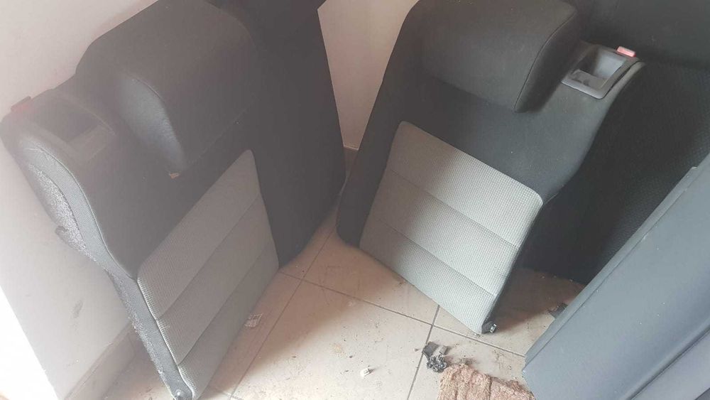 Usa spate Bancheta spatar Mocheta Roata rezerva 15 Skoda Octavia 2 1.6