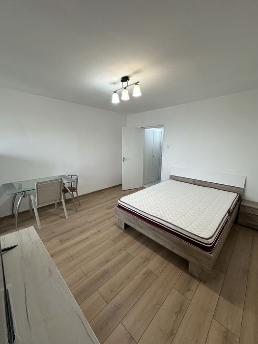 Inchiriez garsoniera in Tractorul,Pet Friendly