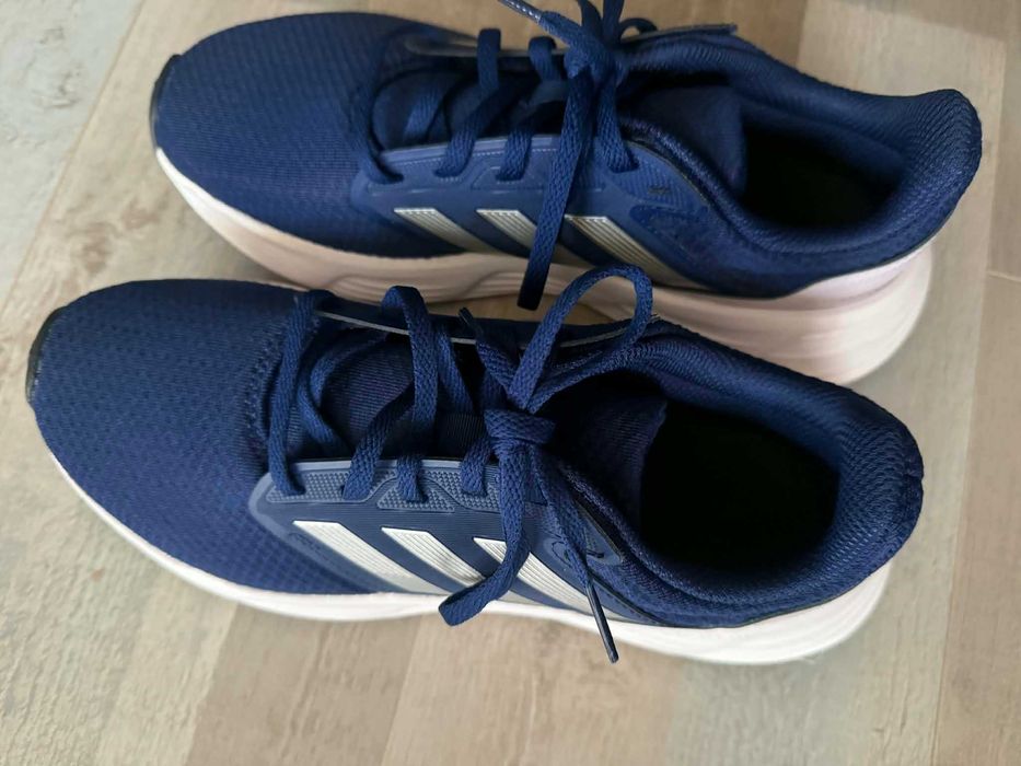 Дамски маратонки Adidas - НОВИ