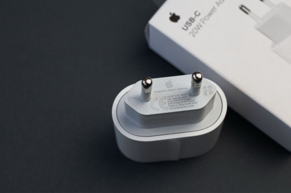 Оригинално зарядно/адаптер за/Apple iPhone/Айфон USB-C 20W FastCharge