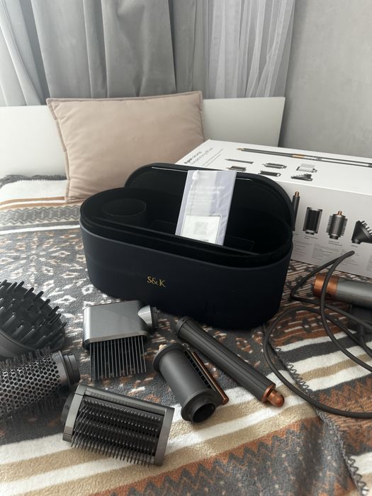 Продам дайсон оригинал