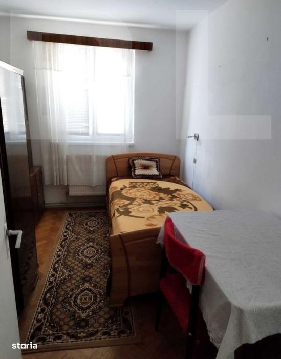 Inchiriez apartament 4 camere!