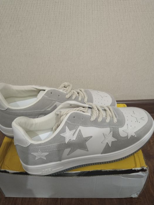 Новый кроссовка с звездами