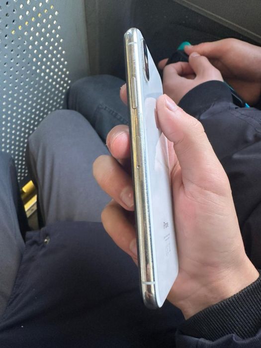 Продам айфон х в хорошем состоянии