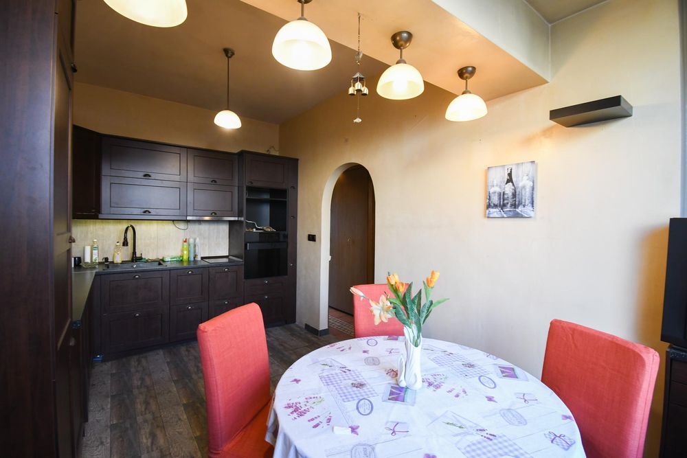 Дава се под наем Тристаен апартамент в София, Център - 135 кв.м за 796.62 € - Снимка #4