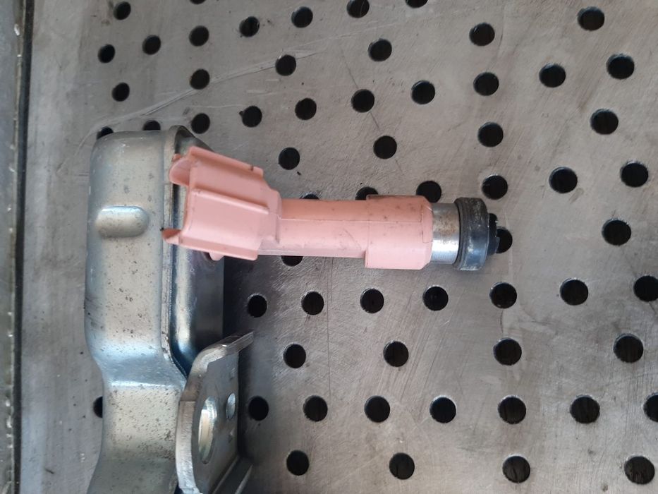 injector x1n2 1.5 b toyota yaris 3 hybrid p92 2017 23250-21091