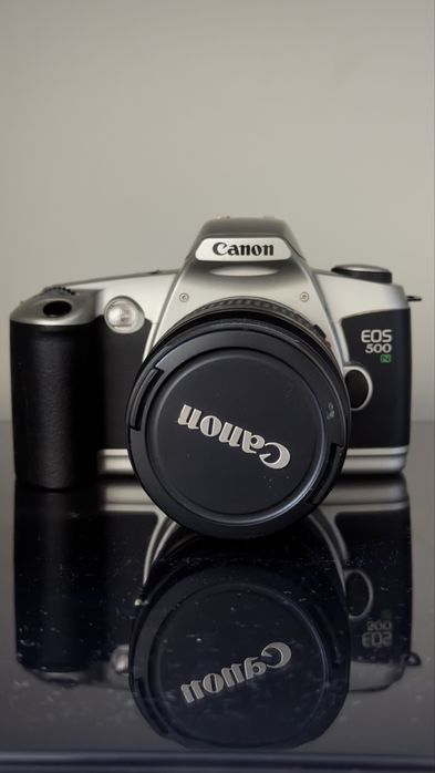 Camera pe film Canon Eos 500