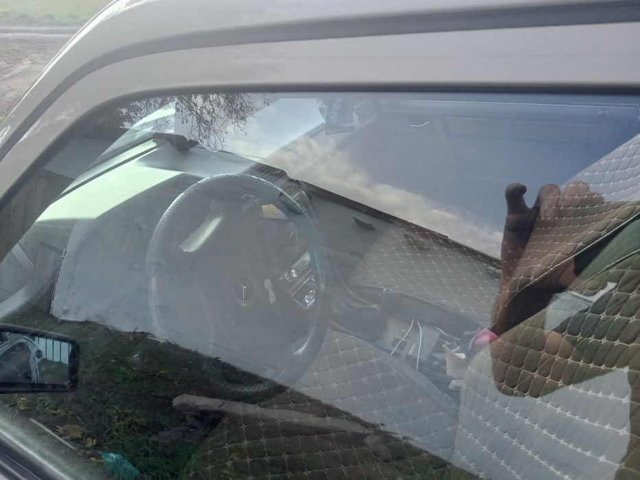 Продам мерс 124 1,9 лям