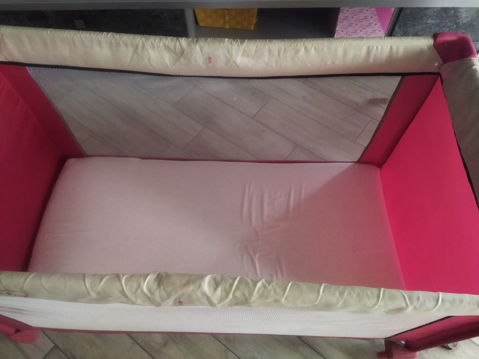 Vând pătuț pliabil Giravolto