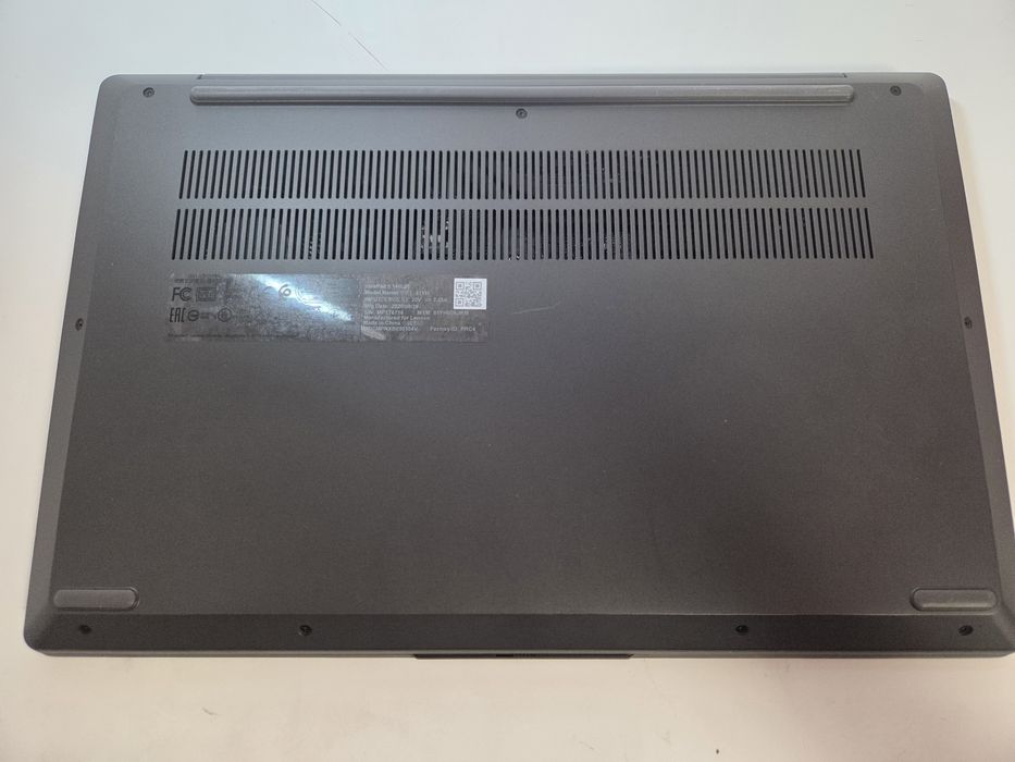 Laptop Lenovo Ideapad 5 14IIL05, aspect foarte bun