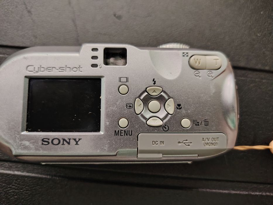Vând camera foto digitala