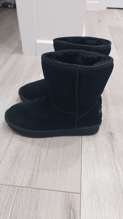 Продам угги женские