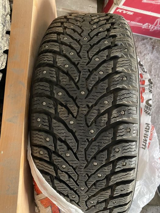 Nokian hakkapeliitta 9 215/60/16