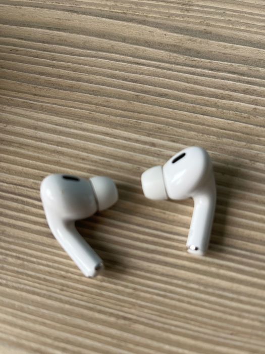 Vand  Apple  AirPods Pro 2 urgent!