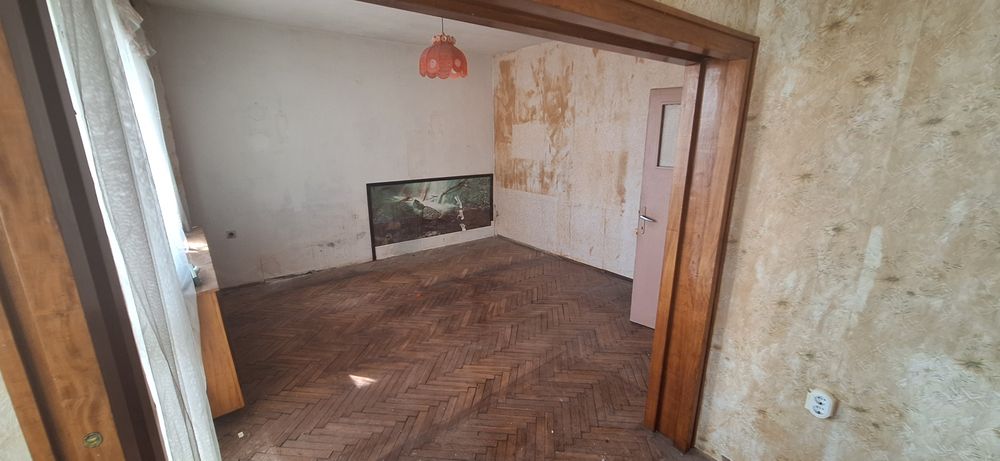 Продава се Четиристаен апартамент в Варна, ХЕИ - 102 кв.м за 961 €/кв.м - Снимка #3