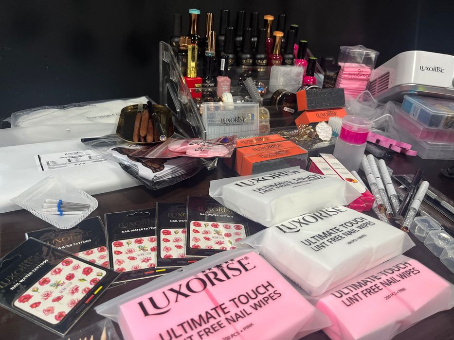 Produse unghii de vanzare