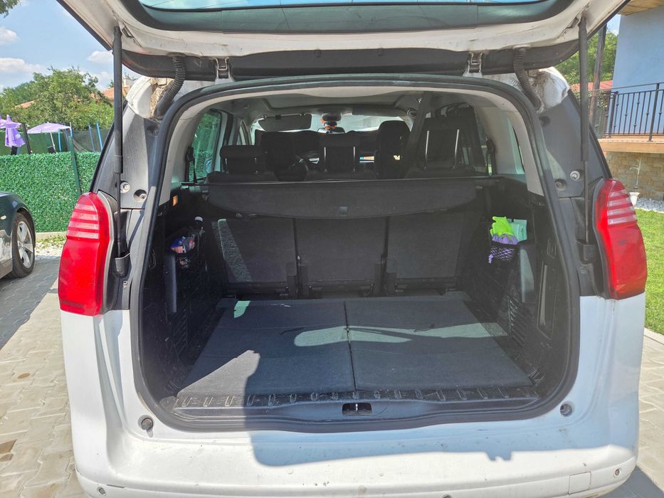 Peugeot 5008 1.6 HDi -Декември 2010, Ван, Употребяван автомобил, В добро състояние, Дизел, 285 000км, Автоматични скорости, 112к.с., EURO 5, 1600см3,