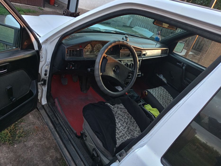 Продам мерседес 190 в хорошем состояний