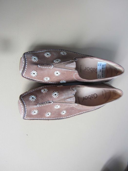 Обувки и гуменки номер 36-37