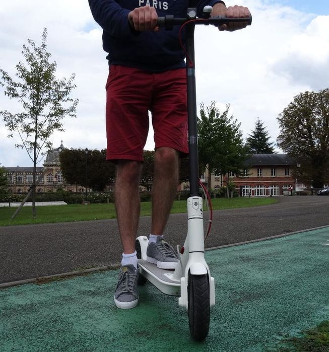 Продам электросамокат Xiaomi M365