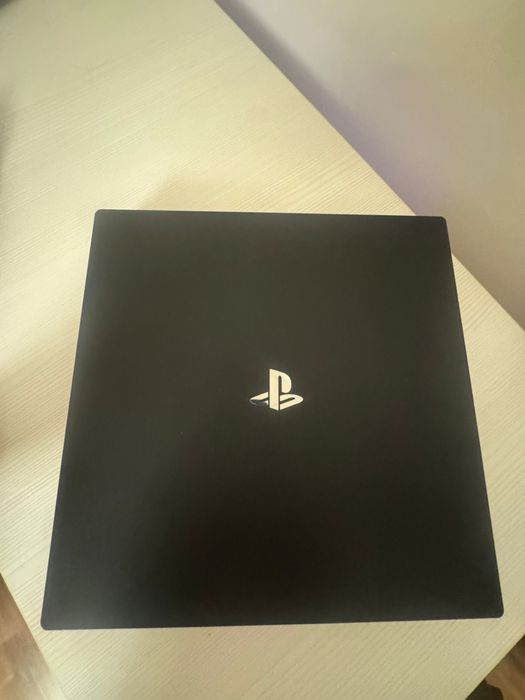 Продам PS4 pro бу