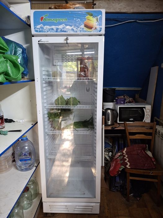 Холодильник почти новый