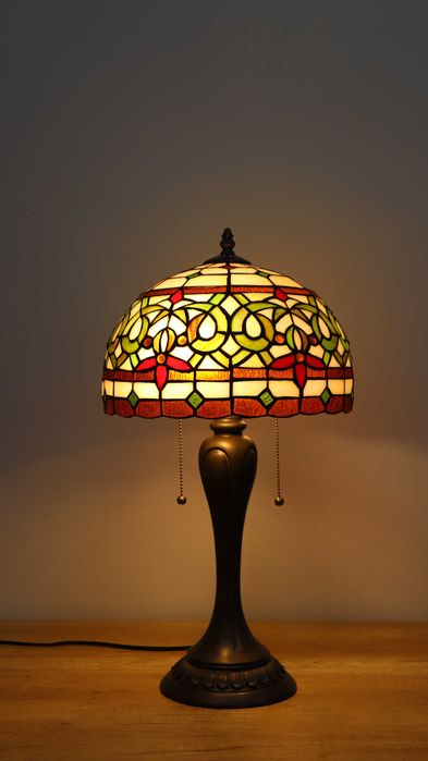 Настольные лампы торшеры ночники люстры тиффани